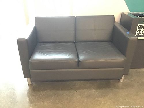 Lot #621 (1 of 6)