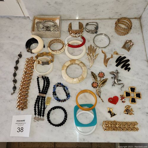 Lot #38 (1 of 7)