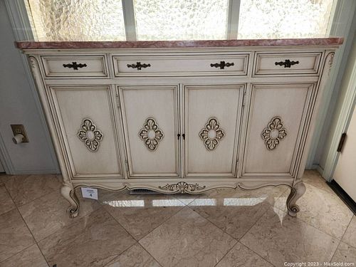 Console Cabinet (1 of 7)