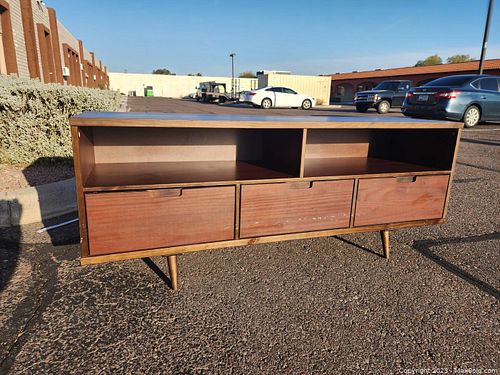 Lot #11 (1 of 8)