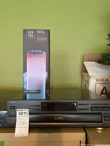 Lot #687 (1 of 7)