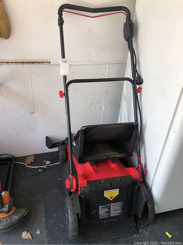 Lot #743 (1 of 18)
