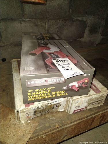 Lot #989 (1 of 9)