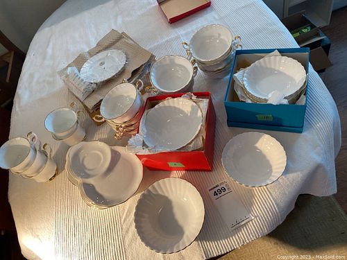 Royal Albert Val D’or Cake Plate and More B (1 of 7)