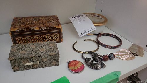 Lot #556 (1 of 20)