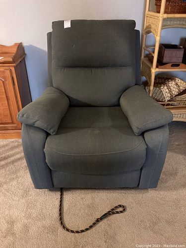 Lot #930 (1 of 8)
