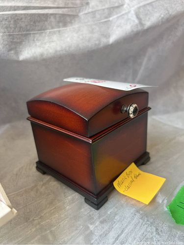 Lot #985 (1 of 5)