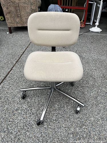 Lot #4 (1 of 7)