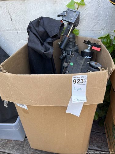 Lot #923 (1 of 11)