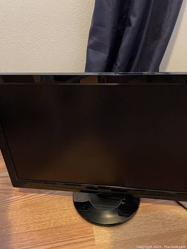 Lot #32 (1 of 4)