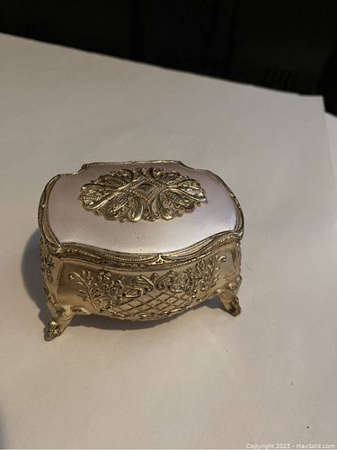 Lot #37 (1 of 5)