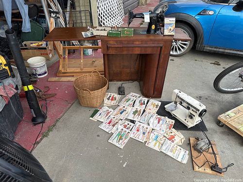 Lot #550 (1 of 27)