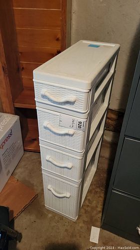 Lot #920 (1 of 6)
