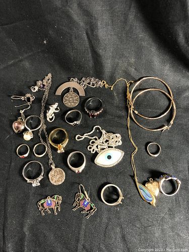 Lot #16 (1 of 13)