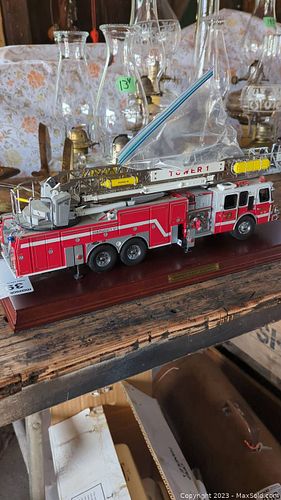 Lot #391 (1 of 12)