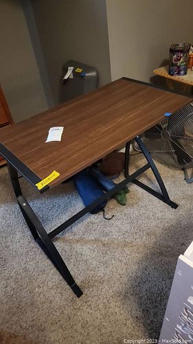 Lot #220 (1 of 7)