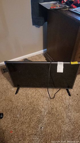 Lot #225 (1 of 7)