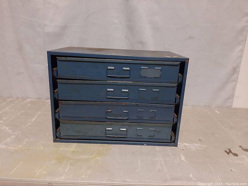 Lot #261 (1 of 8)
