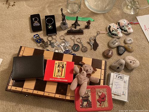 Lot #725 (1 of 15)