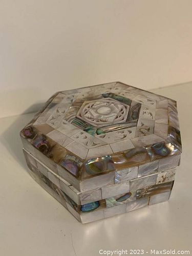 Lot #19 (1 of 4)