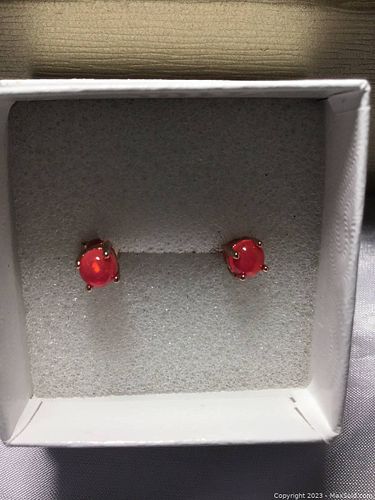 Lot #28 (1 of 4)