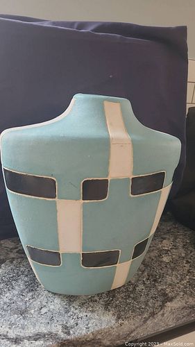 Lot #17 (1 of 7)