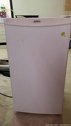 Lot #916 (1 of 8)