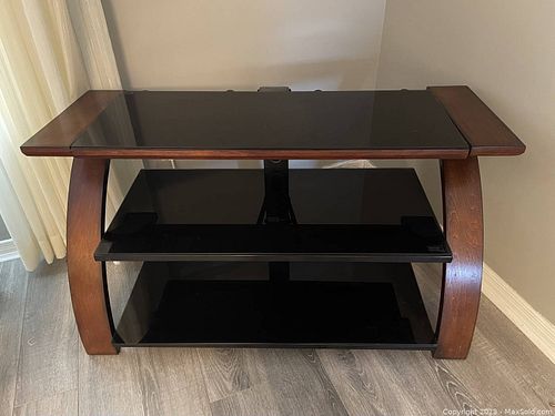 Lot #24 (1 of 1)