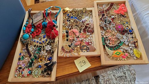 Lot #28 (1 of 19)