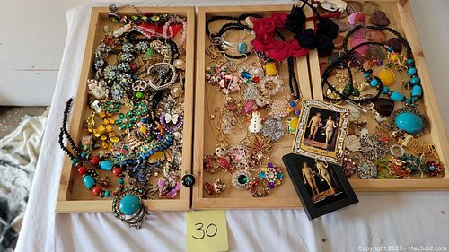 Lot #30 (1 of 19)
