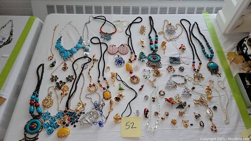 Lot #52 (1 of 18)