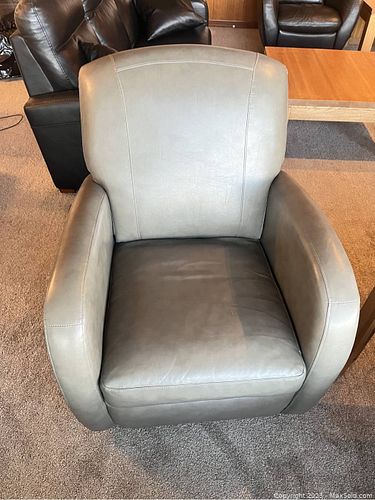 Lot #557 (1 of 10)