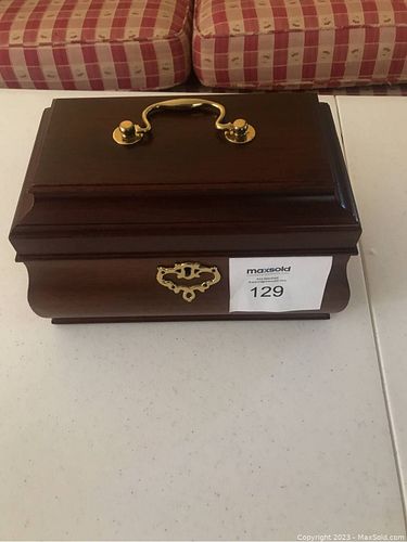 Lot #129 (1 of 8)