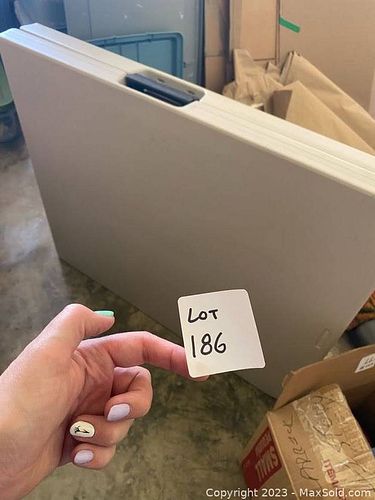 Lot #186 (1 of 2)