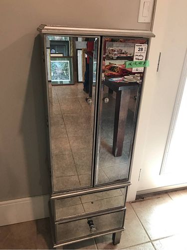 Lot #28 (1 of 18)