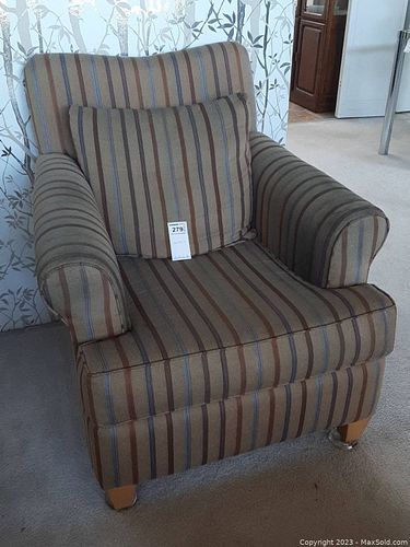 Lot #279 (1 of 9)