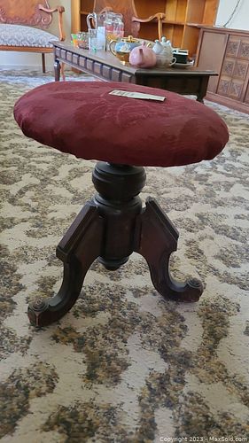 Lot #383 (1 of 9)