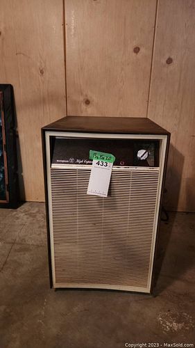 Lot #433 (1 of 9)