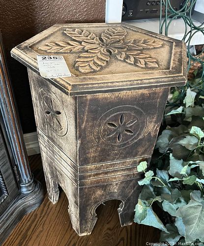 Lot #235 (1 of 4)