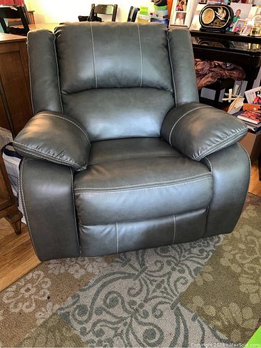 Lot #426 (1 of 9)