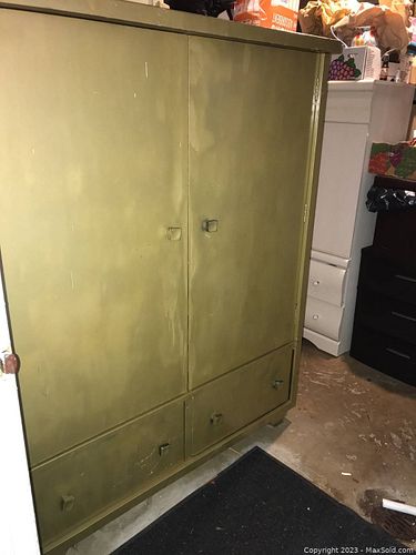 Lot #469 (1 of 9)