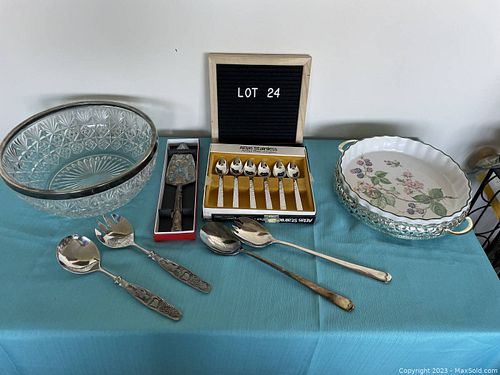 Lot #24 (1 of 10)