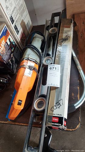 Lot #671 (1 of 11)
