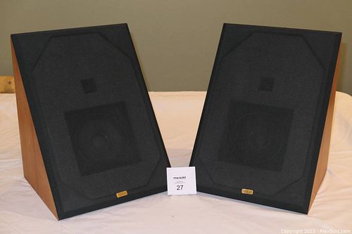 Lot #27 (1 of 10)
