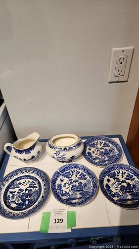 Lot #129 (1 of 7)