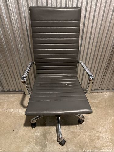 Lot #105 (1 of 3)