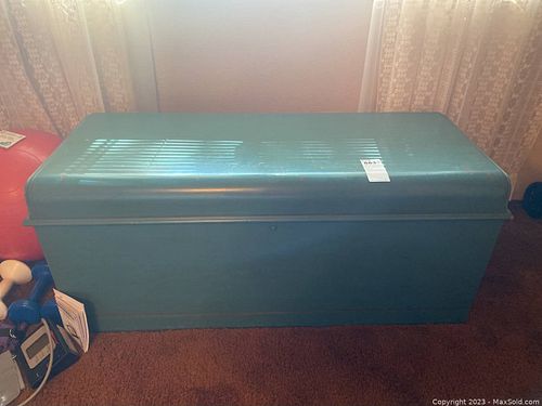 Lot #883 (1 of 9)