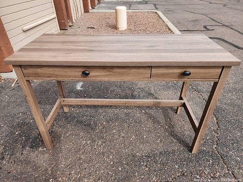 Nice Desk with Drawer (1 of 7)