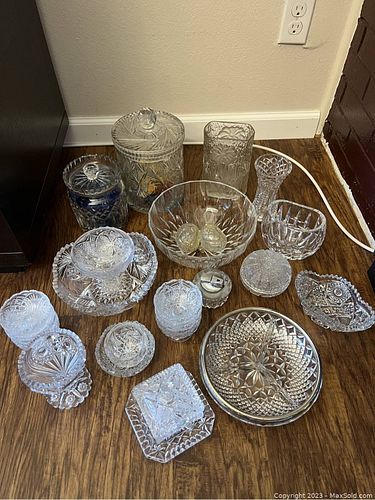 Lot #324 (1 of 11)