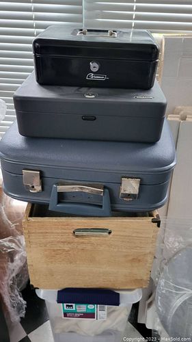 Lot #119 (1 of 10)